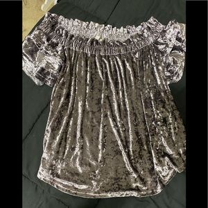 NEW! UMGEE GORGEOUS HOLIDAY CRUSHED VELVET TOP L